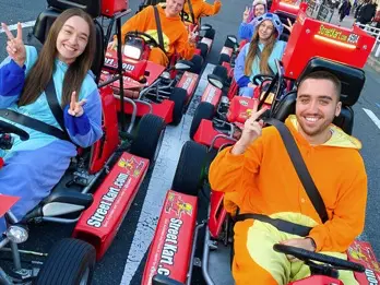 Kitty 和 Boo 在澀谷飛奔!